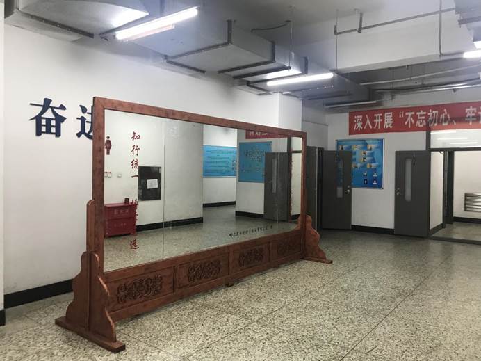 说明: 45b66f8f72bd320e4aae0ba6b6e0713